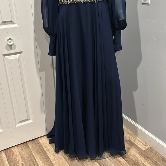 NWOT Mac Duggal bishop sleeve wrap over belt detail flowy gown - Picture 8 of 15